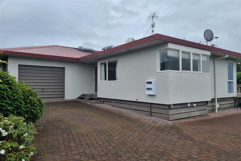 Photo of property in 9b Barraud Place, Pukehangi, Rotorua, 3015