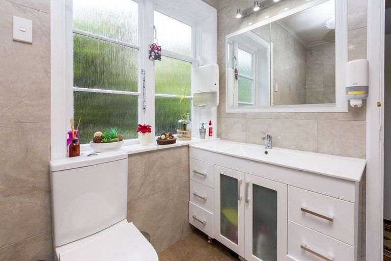 Photo of property in 5 Hayward Terrace, Waiwhetu, Lower Hutt, 5010