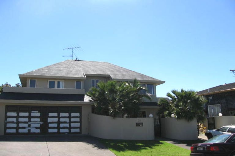 Photo of property in 26 Ocean View Road, Milford, Auckland, 0620