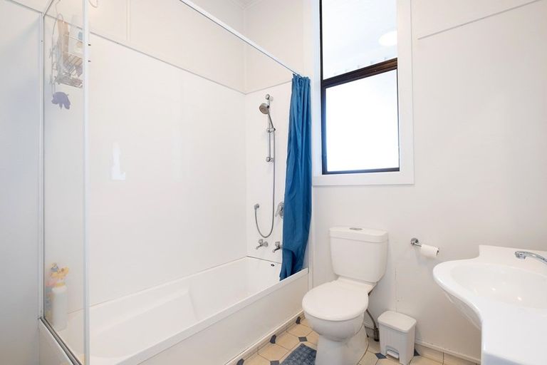 Photo of property in 63a Royal Crescent, Saint Kilda, Dunedin, 9012