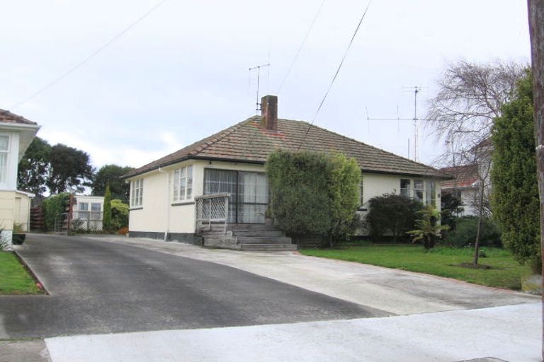 Photo of property in 30 Andrew Avenue, Roslyn, Palmerston North, 4414