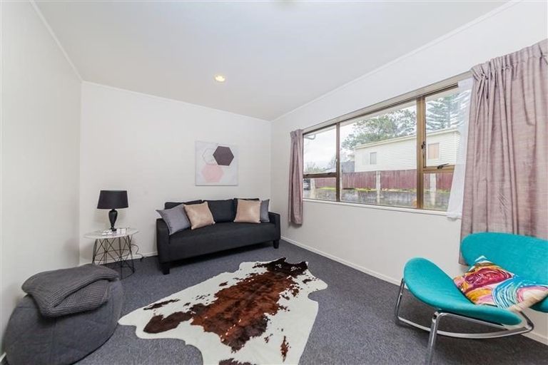 Photo of property in 2/31 Bowater Place, Manurewa, Auckland, 2102