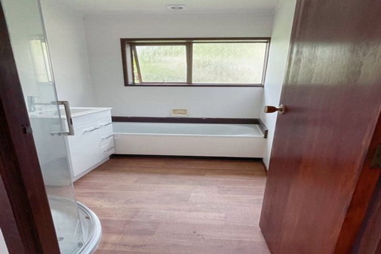 Photo of property in 2/723 Beach Road, Browns Bay, Auckland, 0630