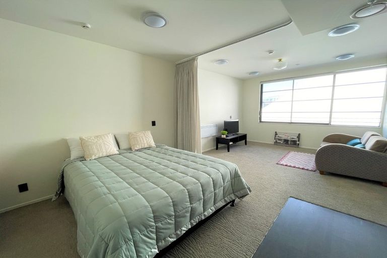 Photo of property in 102/3 Roxburgh Street, Mount Victoria, Wellington, 6011