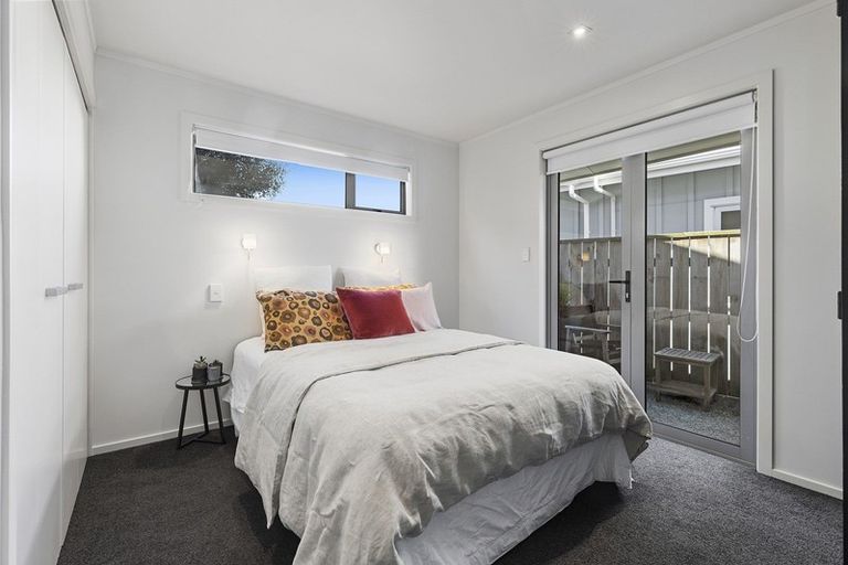 Photo of property in 13a Wayside, Miramar, Wellington, 6022