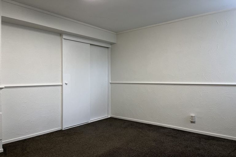 Photo of property in 20 Santiago Crescent, Unsworth Heights, Auckland, 0632