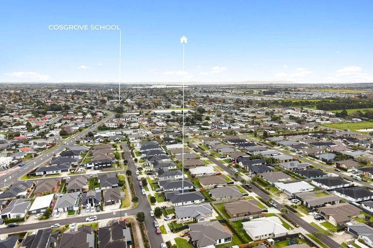 Photo of property in 16 Twin Parks Rise, Papakura, 2110