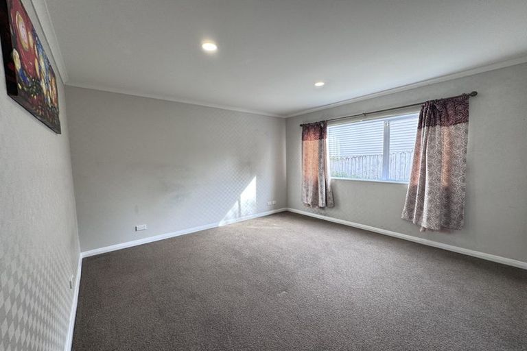 Photo of property in 286 East Coast Road, Forrest Hill, Auckland, 0620