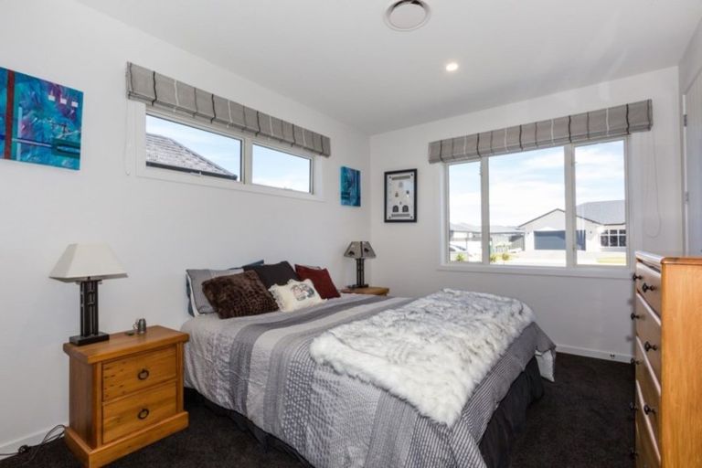 Photo of property in 32 Pelorus Avenue, Poraiti, Napier, 4112