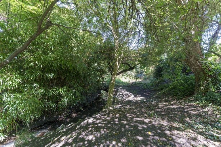 Photo of property in 85 Avonhead Road, Avonhead, Christchurch, 8042