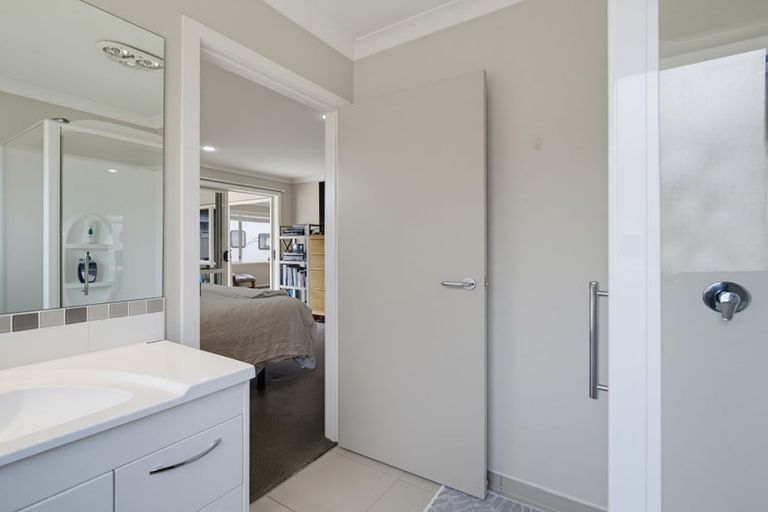 Photo of property in 5 Pania Place, Poraiti, Napier, 4112