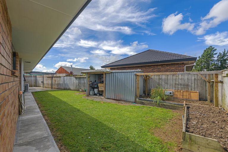 Photo of property in 9 Alpine Grove, Kelvin Grove, Palmerston North, 4414