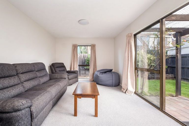 Photo of property in 2/112a Poulson Street, Addington, Christchurch, 8024