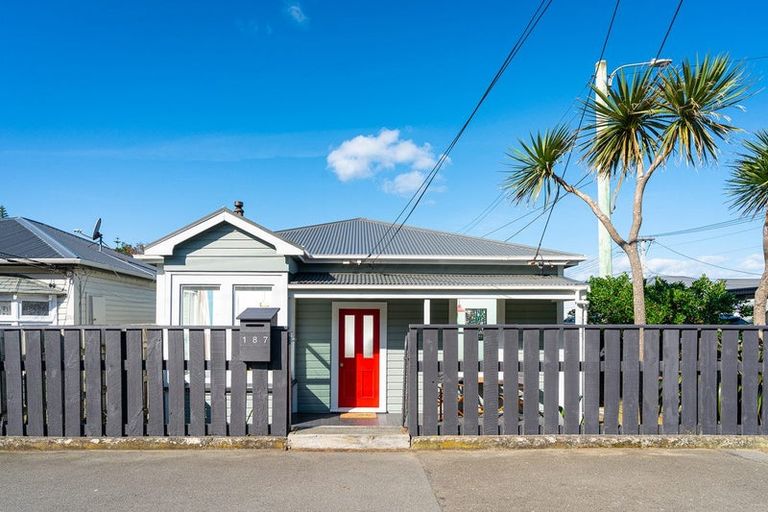Photo of property in 187 Queens Drive, Lyall Bay, Wellington, 6022