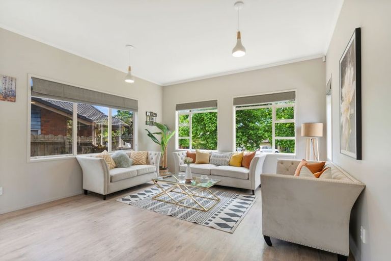 Photo of property in 8 Neaptide Close, Red Beach, 0932