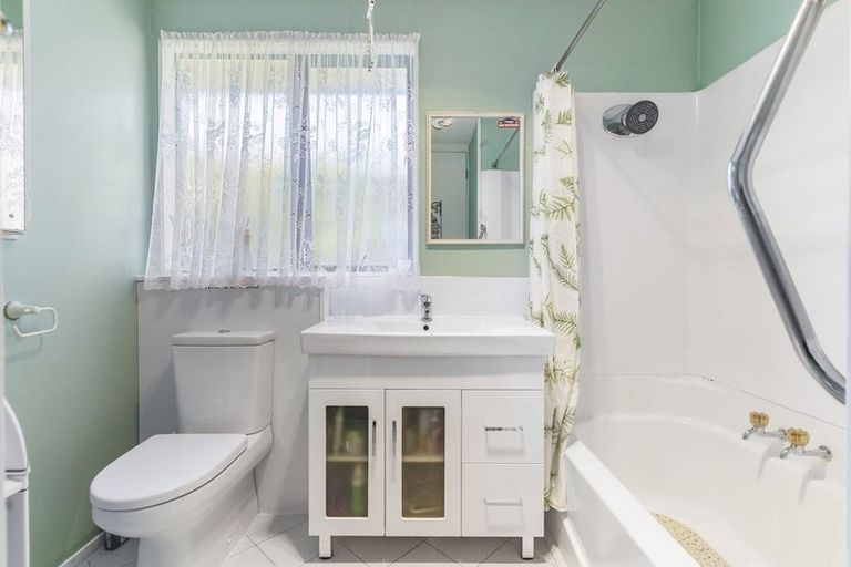 Photo of property in 4 Mataura Place, Clover Park, Auckland, 2019