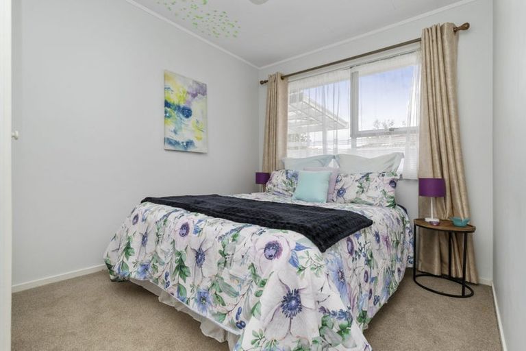 Photo of property in 7 Talmar Place, Massey, Auckland, 0614