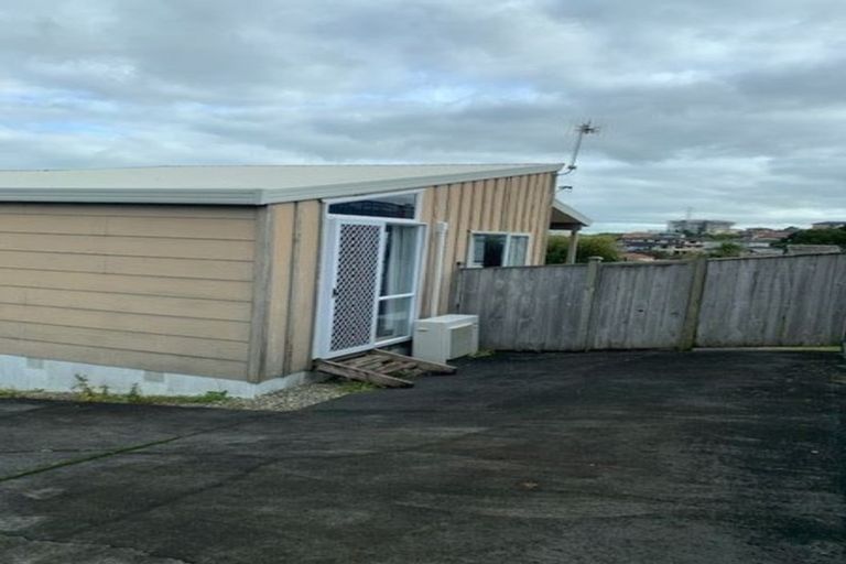 Photo of property in 57b Everglade Drive, Goodwood Heights, Auckland, 2105