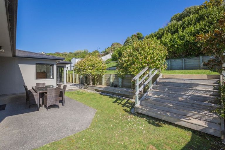 Photo of property in 16 Tongariro Drive, Aotea, Porirua, 5024