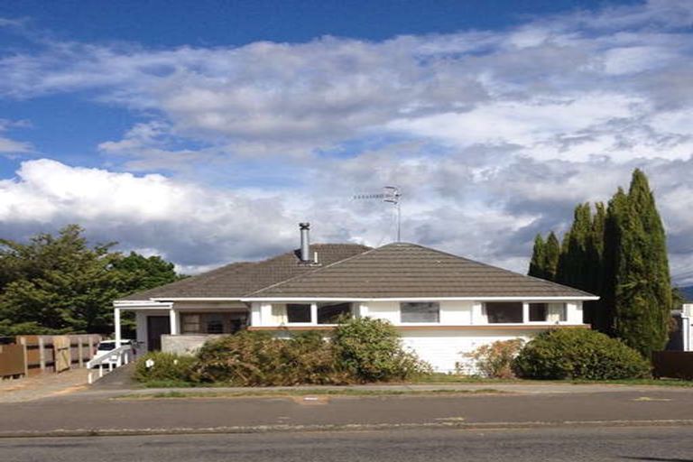 Photo of property in 76 Cambridge Street, Levin, 5510