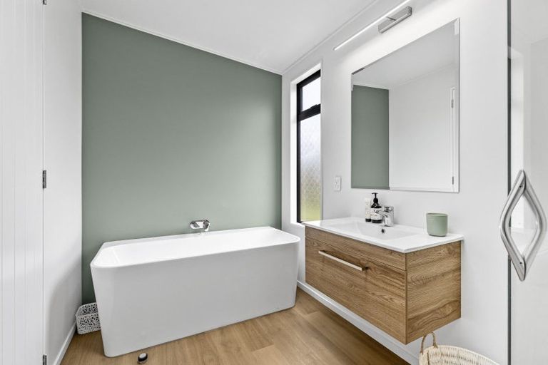 Photo of property in 62 Kingsdale Park Drive, Aokautere, Palmerston North, 4471