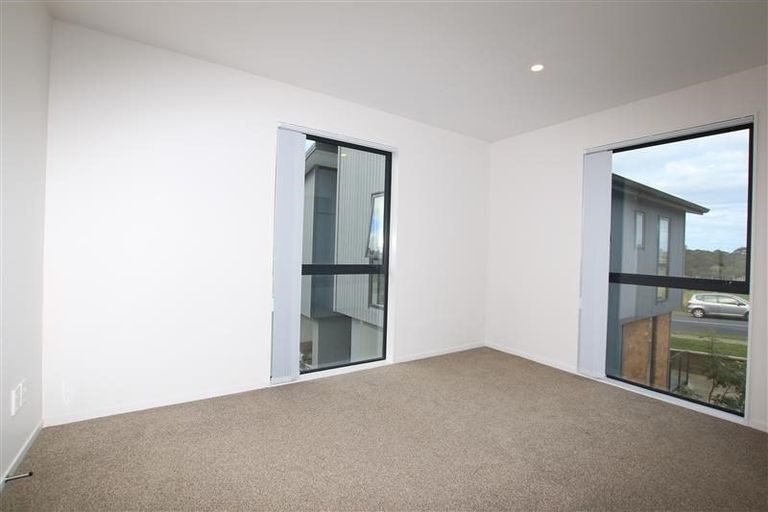 Photo of property in 2 Akeake Lane, Manurewa, Auckland, 2102