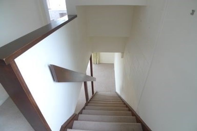 Photo of property in 6b Auckland Terrace, Melrose, Wellington, 6023