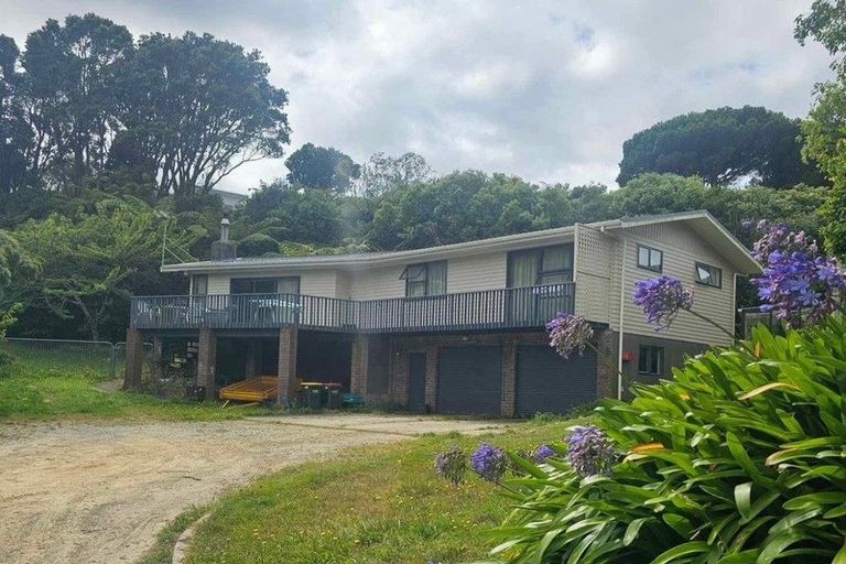 Photo of property in 17 Holly Grove, Maungaraki, Lower Hutt, 5010
