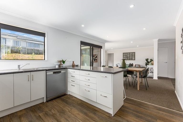 Photo of property in 5 Ihakara Arthur Lane, Aotea, Porirua, 5024