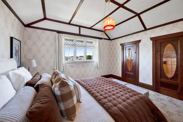 Photo of property in 4 Kitchener Terrace, Moturoa, New Plymouth, 4310