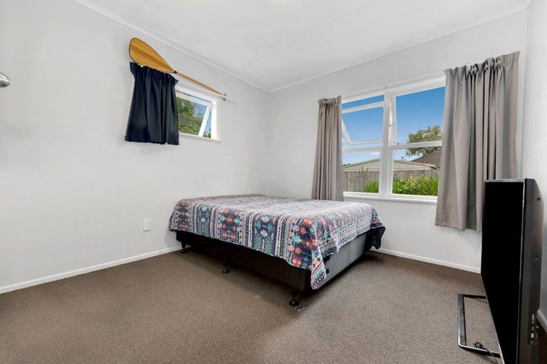 Photo of property in 15 Kerry Place, Papakura, 2110