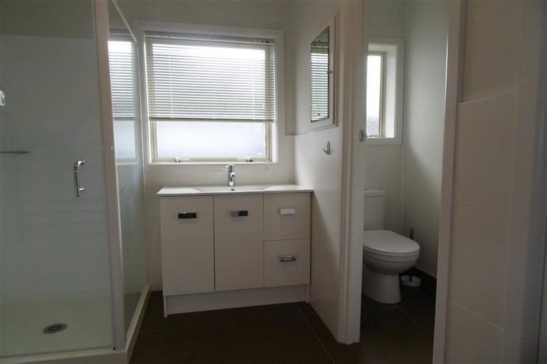 Photo of property in 23 Hyde Road, Rothesay Bay, Auckland, 0630