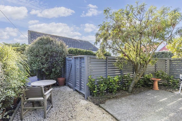 Photo of property in 13a Wayside, Miramar, Wellington, 6022