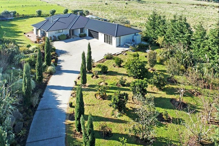 Photo of property in 9 Coach Road, Kingseat, Papakura, 2580