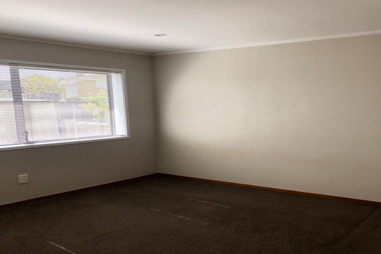 Photo of property in 2/8 Eastridge Court, Northpark, Auckland, 2013