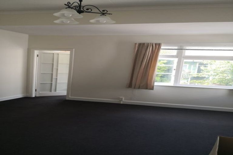 Photo of property in 6 Rixon Grove, Mount Victoria, Wellington, 6011