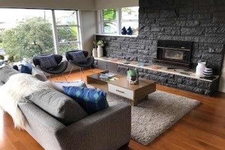 Photo of property in 9 Harding Avenue, Te Atatu South, Auckland, 0610