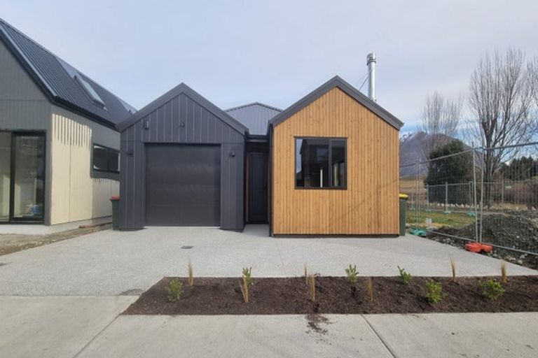 Photo of property in 40 Woolshed Road, Jacks Point, Queenstown, 9371
