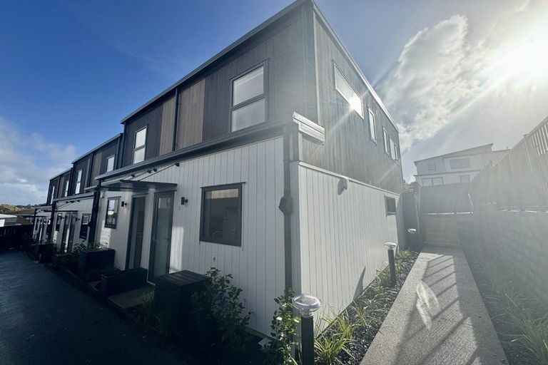 Photo of property in 12/506 Glenfield Road, Bayview, Auckland, 0629