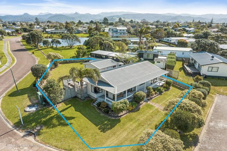 Photo of property in 16 Holland Close, Pauanui, Hikuai, 3579