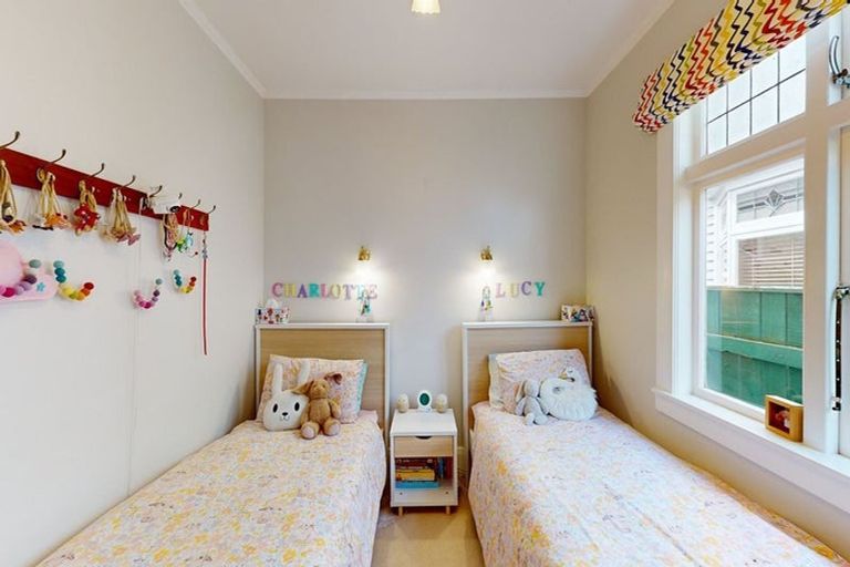 Photo of property in 181 Melbourne Road, Island Bay, Wellington, 6023