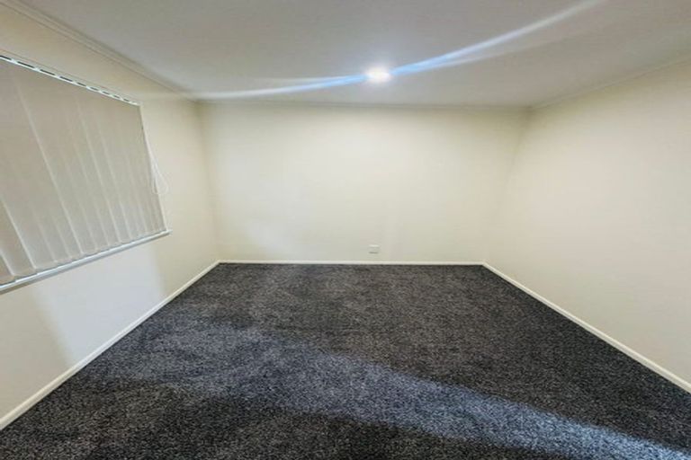 Photo of property in 1 Rondorlyn Place, Manurewa, Auckland, 2102