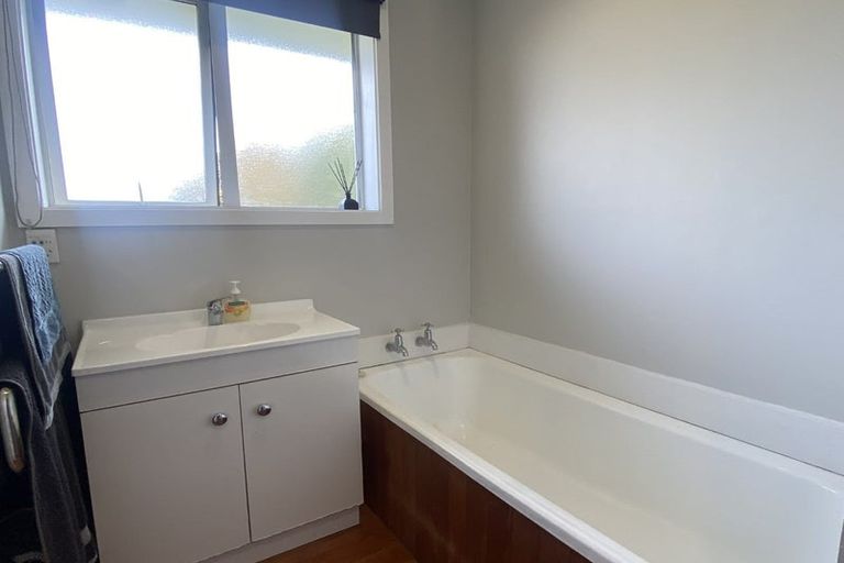 Photo of property in 4 Carbine Place, Sockburn, Christchurch, 8042
