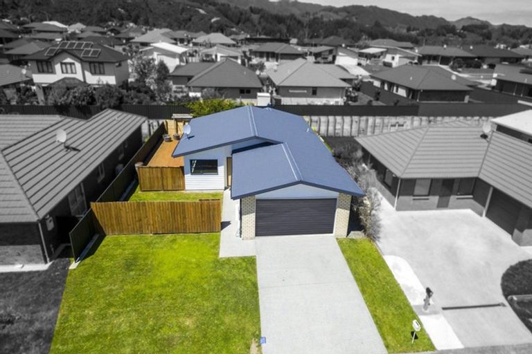 Photo of property in 5 Sunstone Crescent, Brown Owl, Upper Hutt, 5018