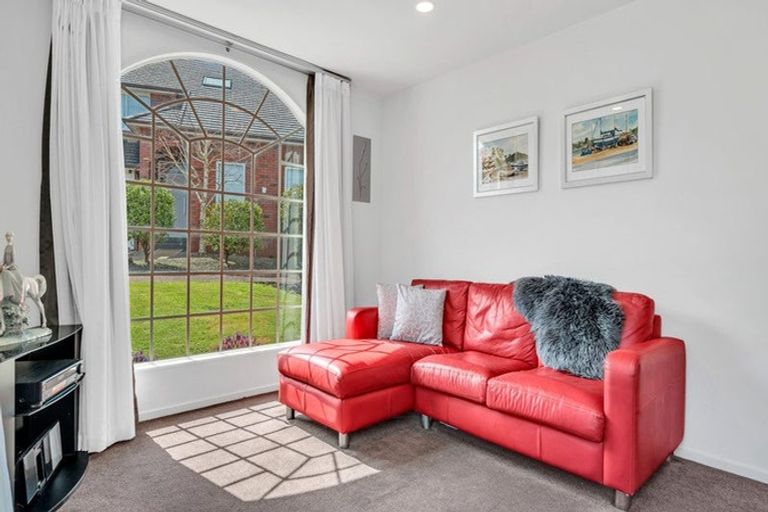 Photo of property in 21 Hendrika Court, Hobsonville, Auckland, 0618