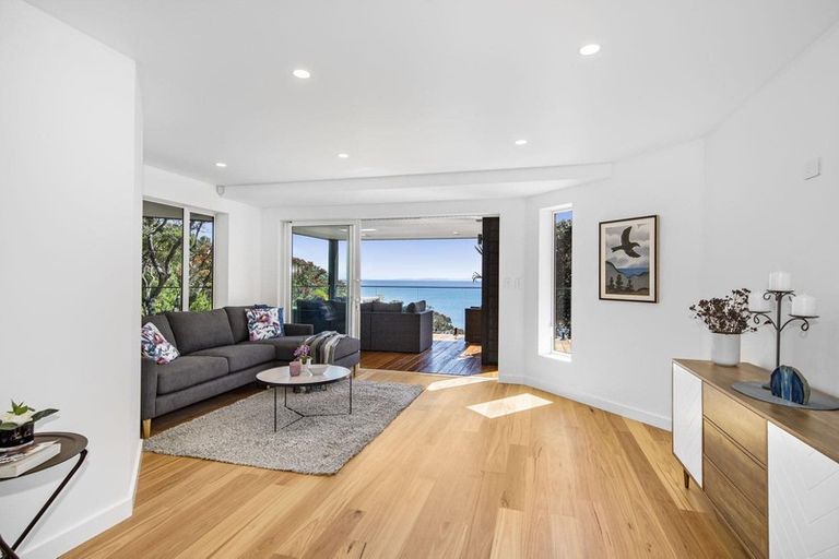 Photo of property in 208 Vipond Road, Stanmore Bay, Whangaparaoa, 0932