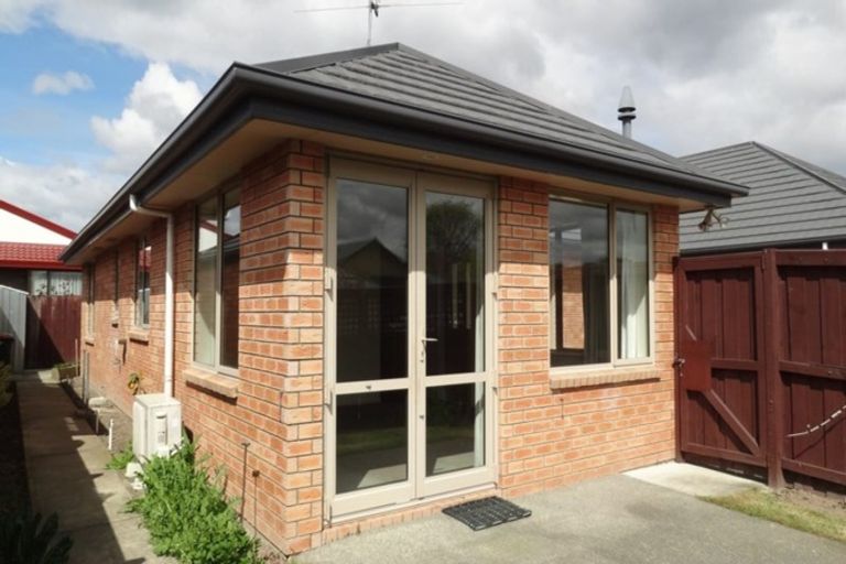 Photo of property in 2/1 Blairdon Place, Bishopdale, Christchurch, 8053