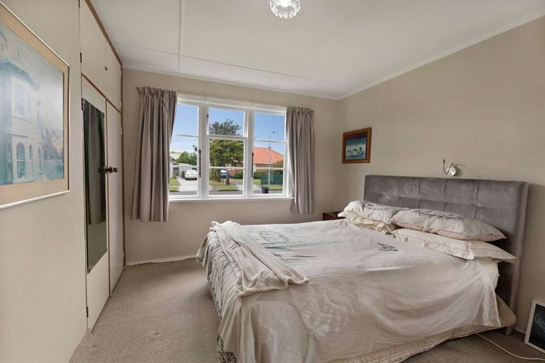 Photo of property in 18 Tweed Street, Roslyn, Palmerston North, 4414