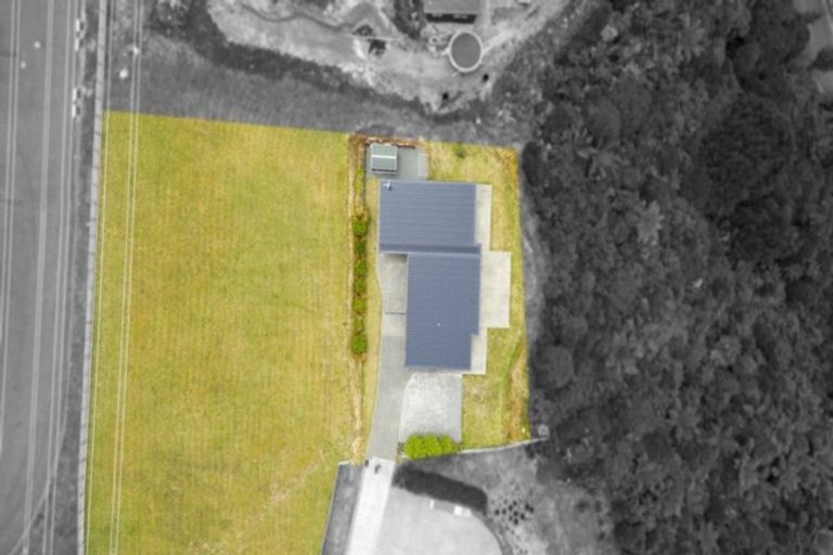 Photo of property in 51 Percy Kinsman Crescent, Riverstone Terraces, Upper Hutt, 5018