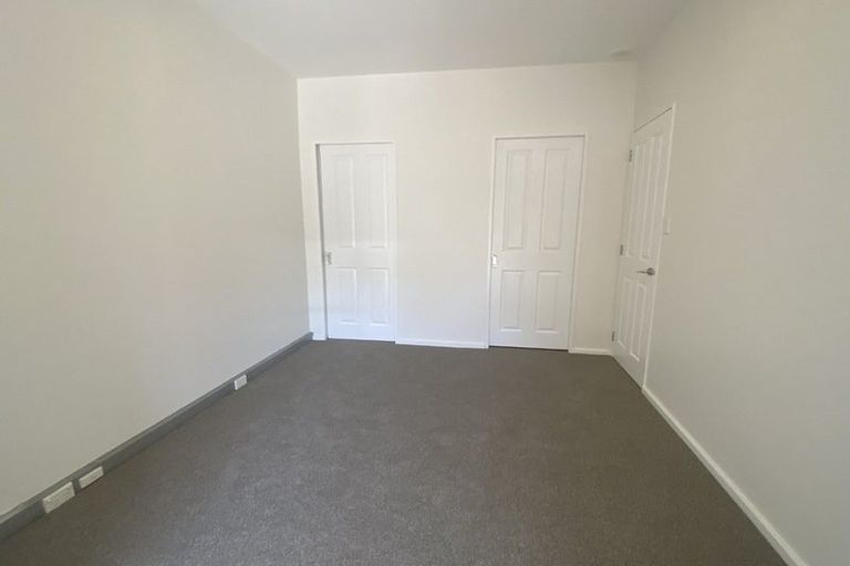 Photo of property in Atrium Towers, 7h/154 The Terrace, Wellington Central, Wellington, 6011